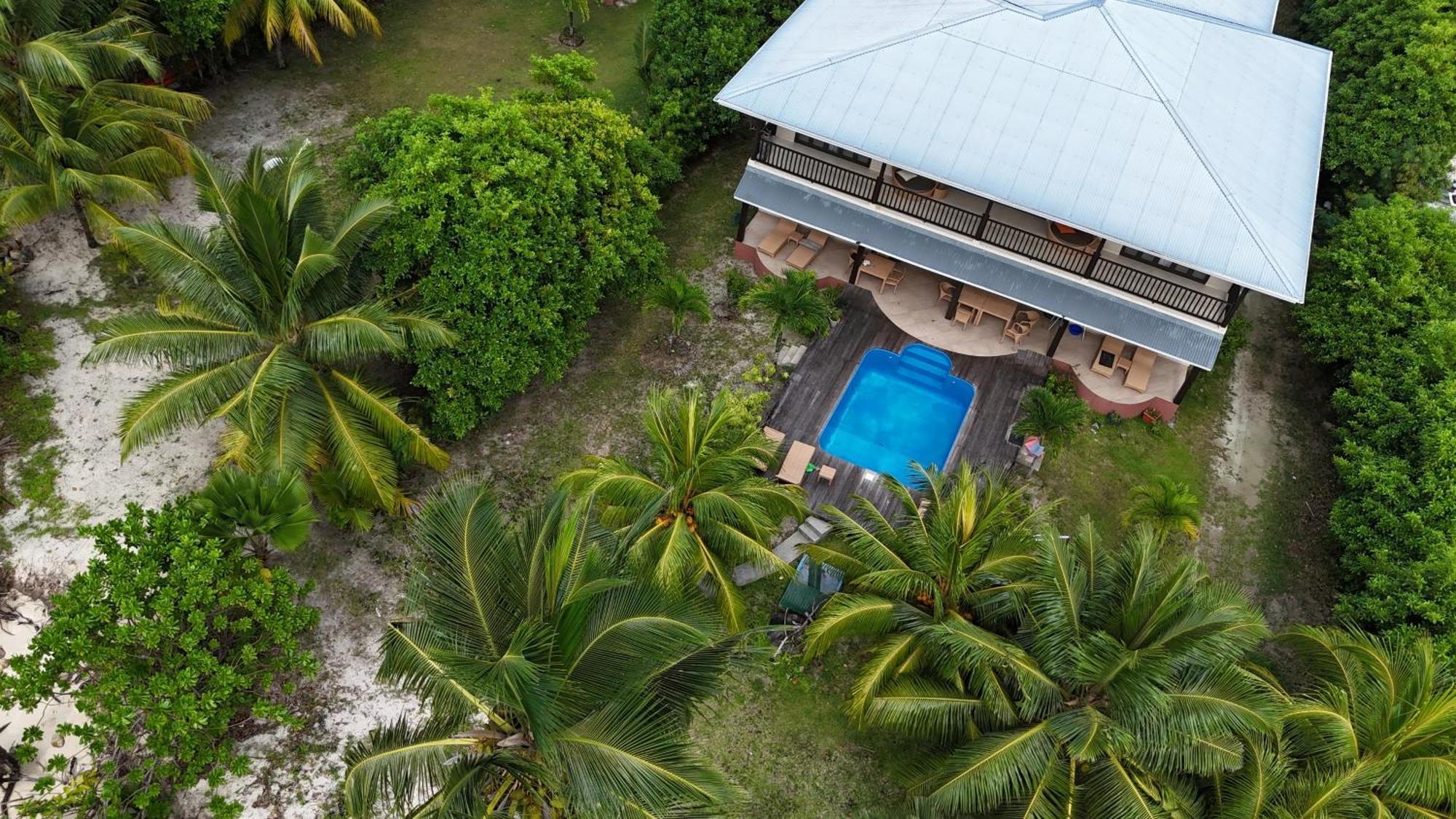 Surf Tropical Villa Seascape Cerf Island Exterior photo